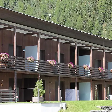 Flora Aparthotel