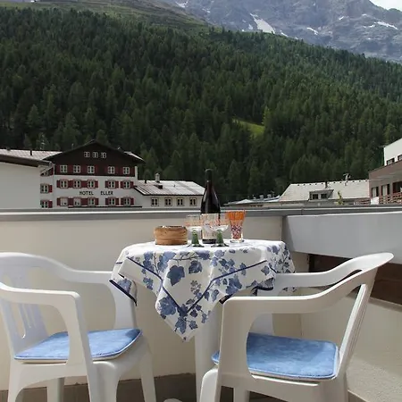 Flora Aparthotel